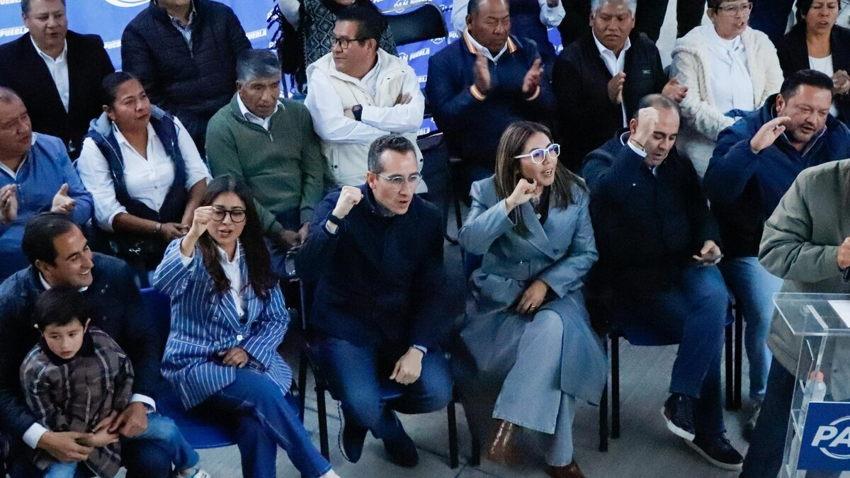 Gaby Ruiz rinde protesta como dirigente del PAN municipal en Puebla  