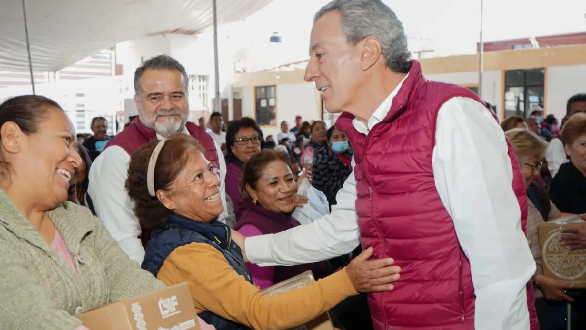 Entrega Pepe Chedraui despensas para garantizar alimentación digna en la capital