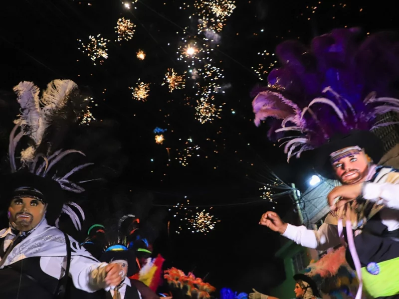 En Puebla, carnavales inician con riñas entre huehues 