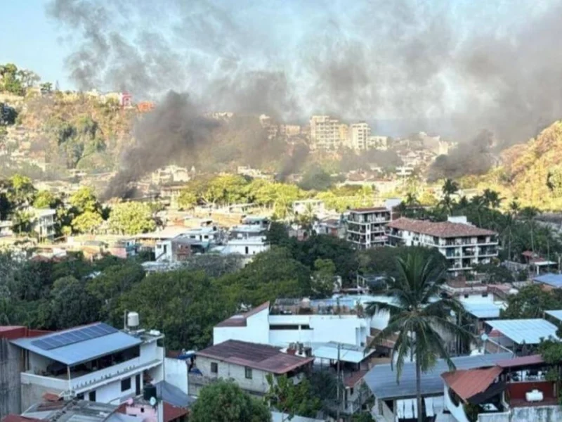 Arde México tras caída de El Mencho: reportan narcobloqueos e incendios 