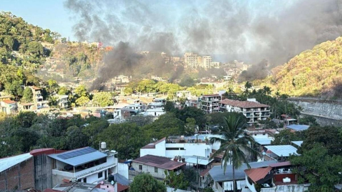 Arde México tras caída de El Mencho: reportan narcobloqueos e incendios 