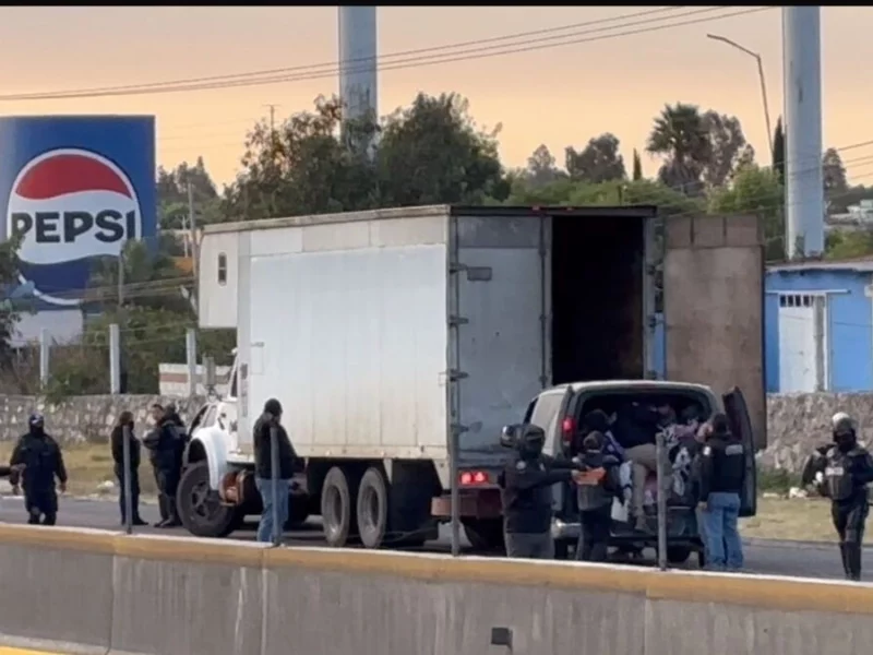 Accidentes, operativos y peregrinos provocan caos vial en la México-Puebla 