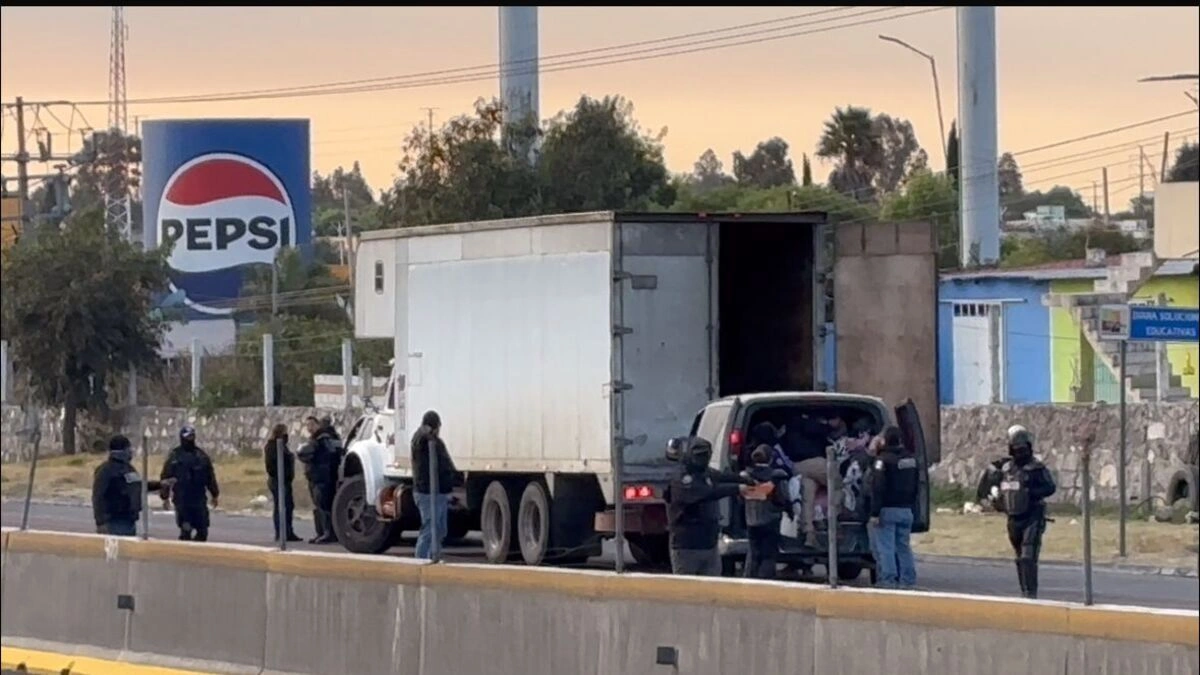 Accidentes, operativos y peregrinos provocan caos vial en la México-Puebla 