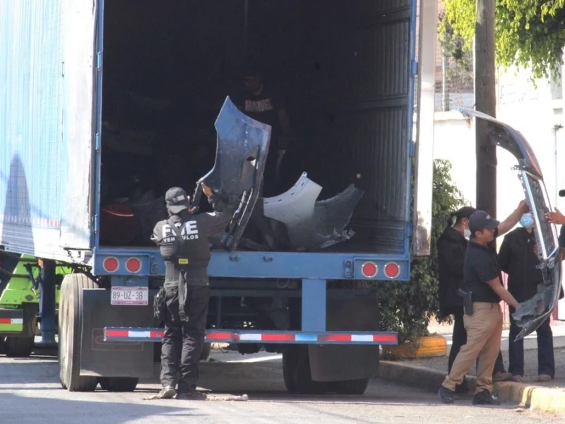 Incautan decenas de autopartes en la 46 Poniente 