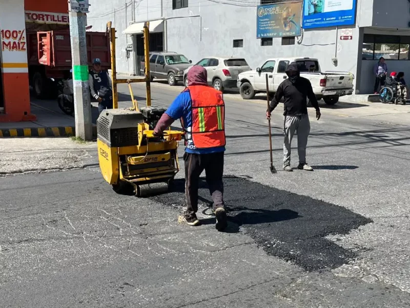 Roberto Solís pone en marca el programa de bacheo 2026 en Huejotzingo