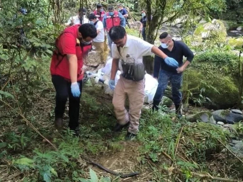 Localizan cadáver en río de la comunidad de Mazolapa, Hueytamalco  