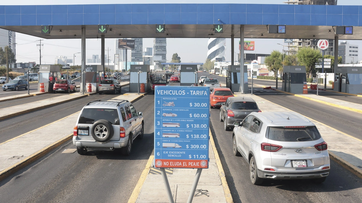 Encapuchados asaltan oficinas de la caseta de Atlixco  