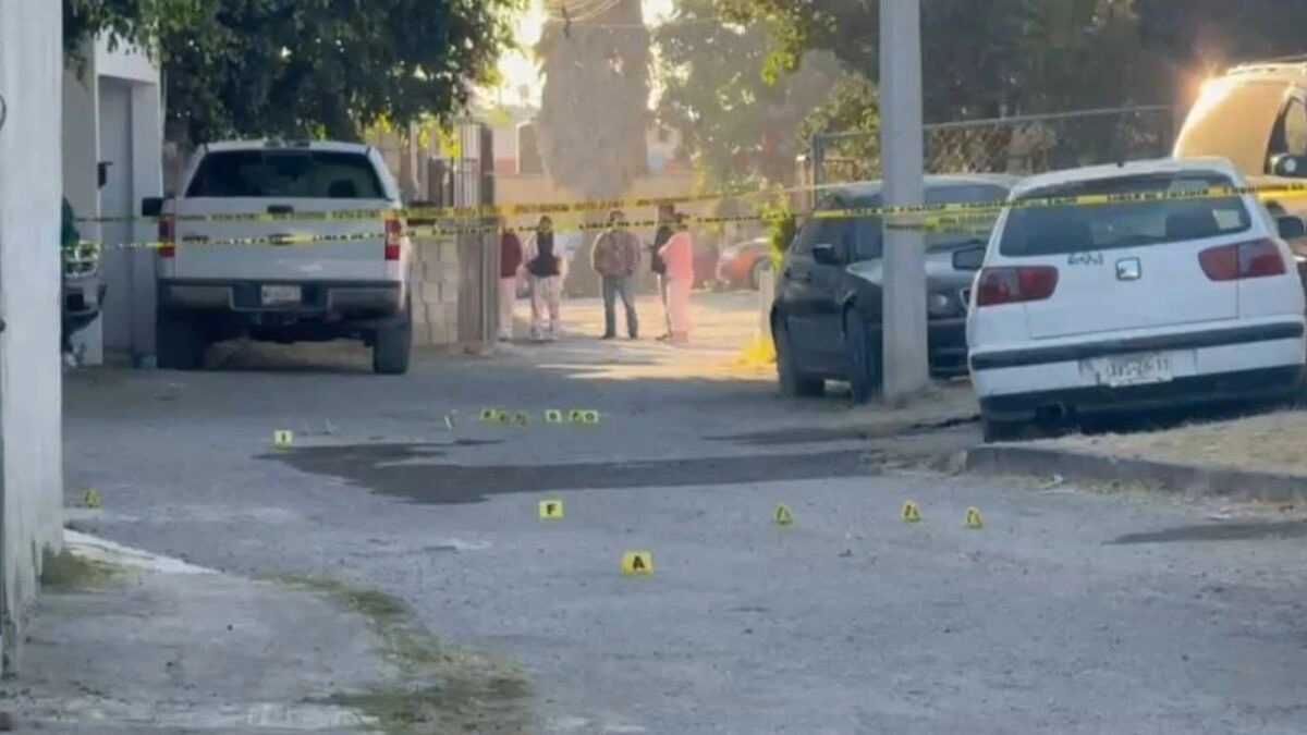 Comando armado rafaguea casa en Geovillas del Sur e incendia un automóvil  