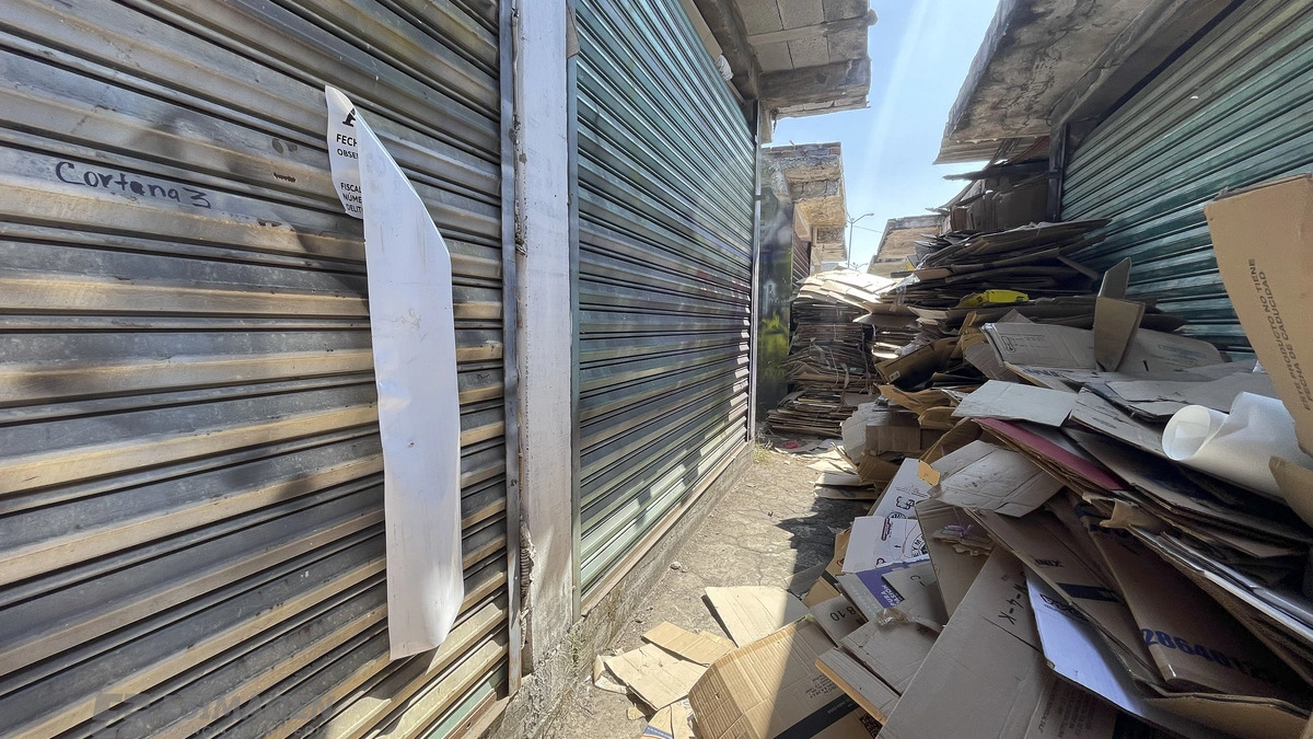 Comerciantes del mercado Morelos se oponen a nuevo operativo de la FGE 