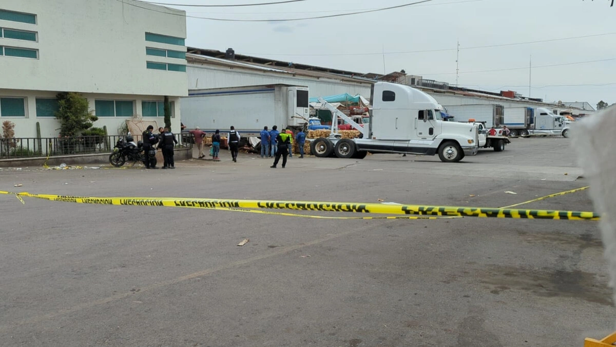 Muere “diablero” en la Central de Abasto mientras consumía bebidas alcohólicas 