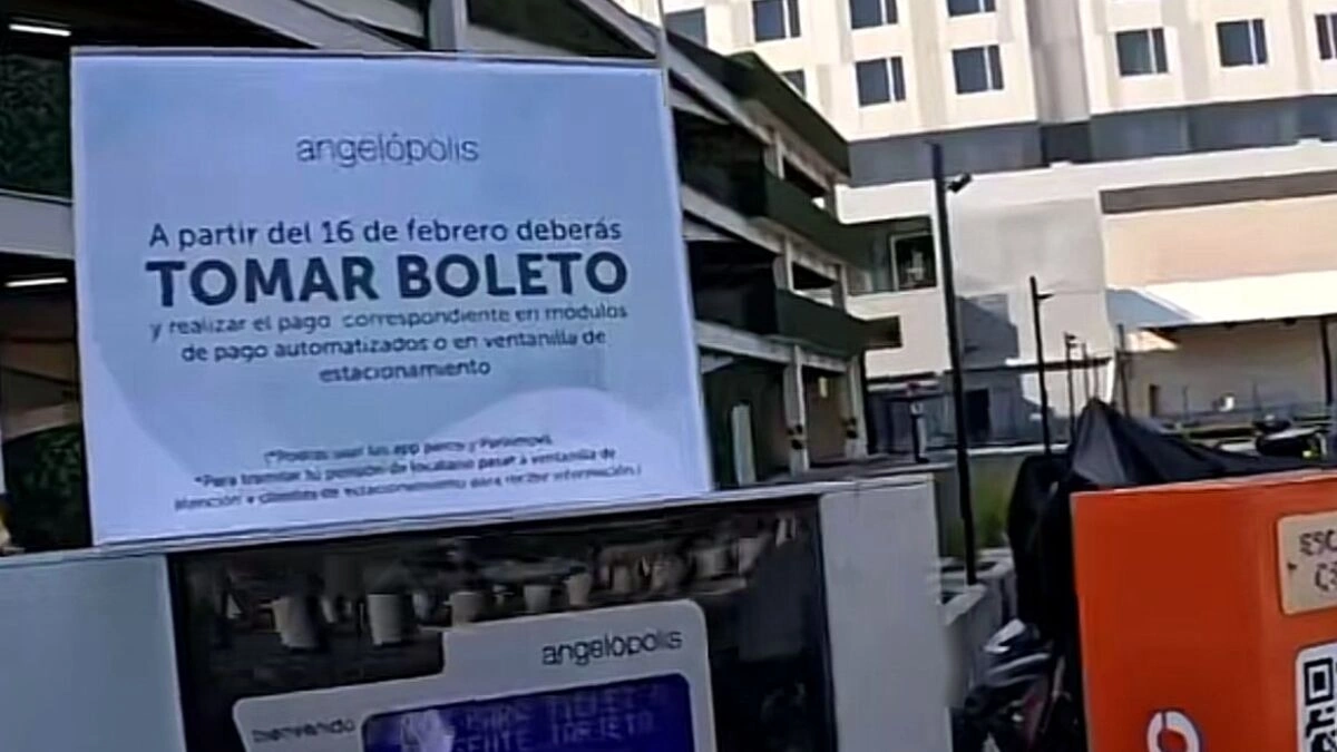 Angelópolis comienza a cobrar el estacionamiento a motociclistas 