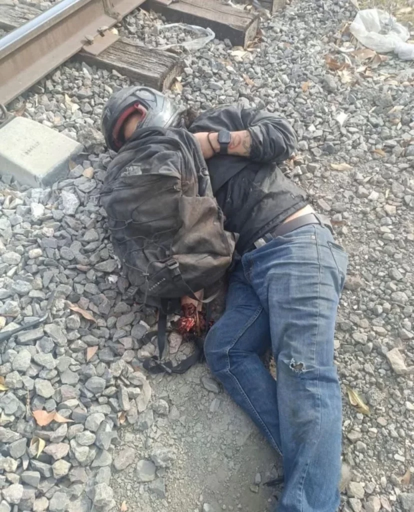 Un motociclista de 23 años de edad perdió la mano derecha luego de ser embestido por un tren en el Parque Industrial Puebla 2000.