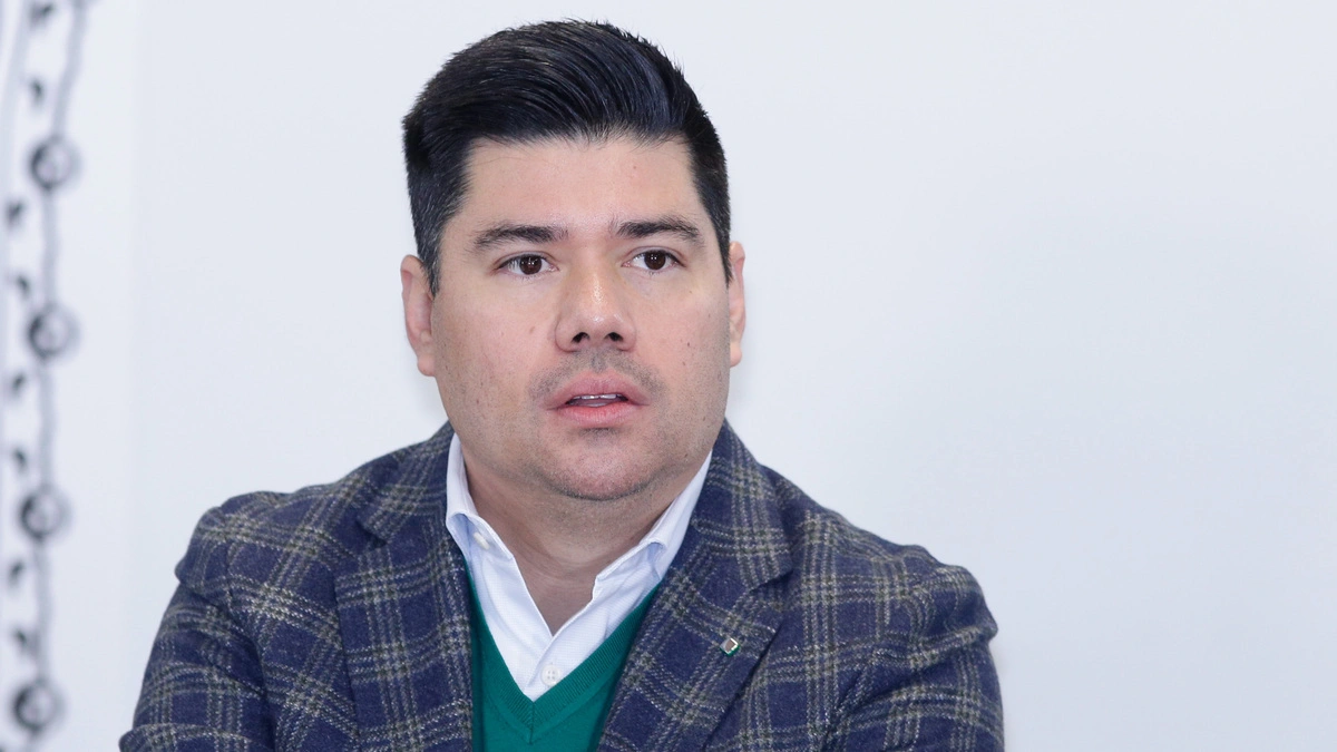 Harán mesas de trabajo para iniciativa de estacionamientos gratuitos en Puebla  