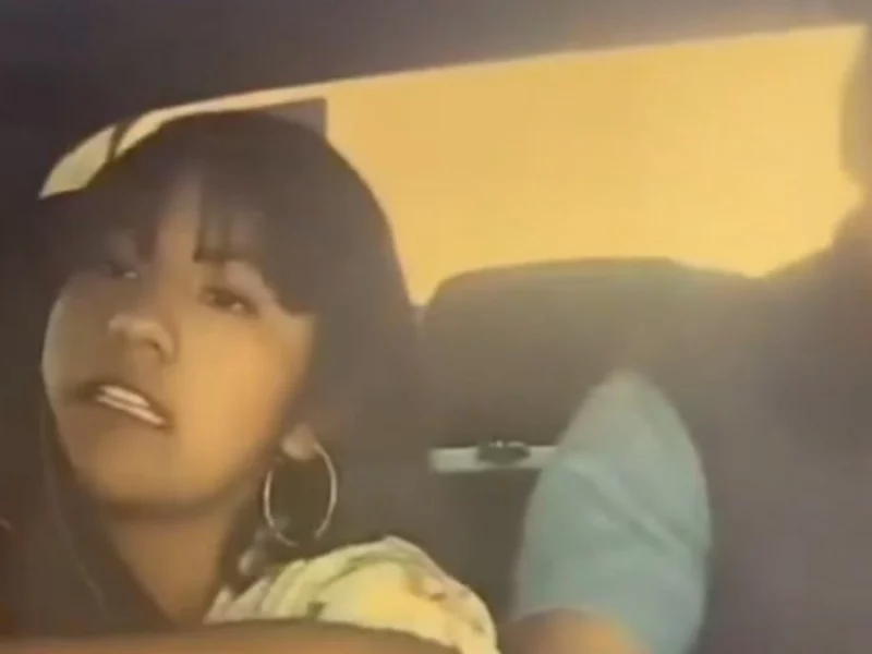 VIDEO: Novios asaltan a conductor de Uber y los exhiben en redes sociales 