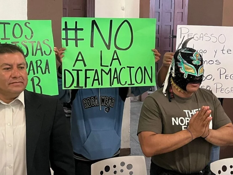 Pegasso, luchador y policía acusado de golpear a su hijo, da su versión  