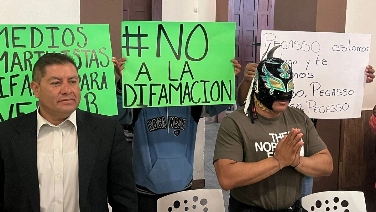 Pegasso, luchador y policía acusado de golpear a su hijo, da su versión  
