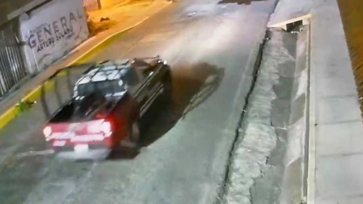 Vecinos de Tianguismanalco colocan cámaras y descubren que los rateros son los propios policías