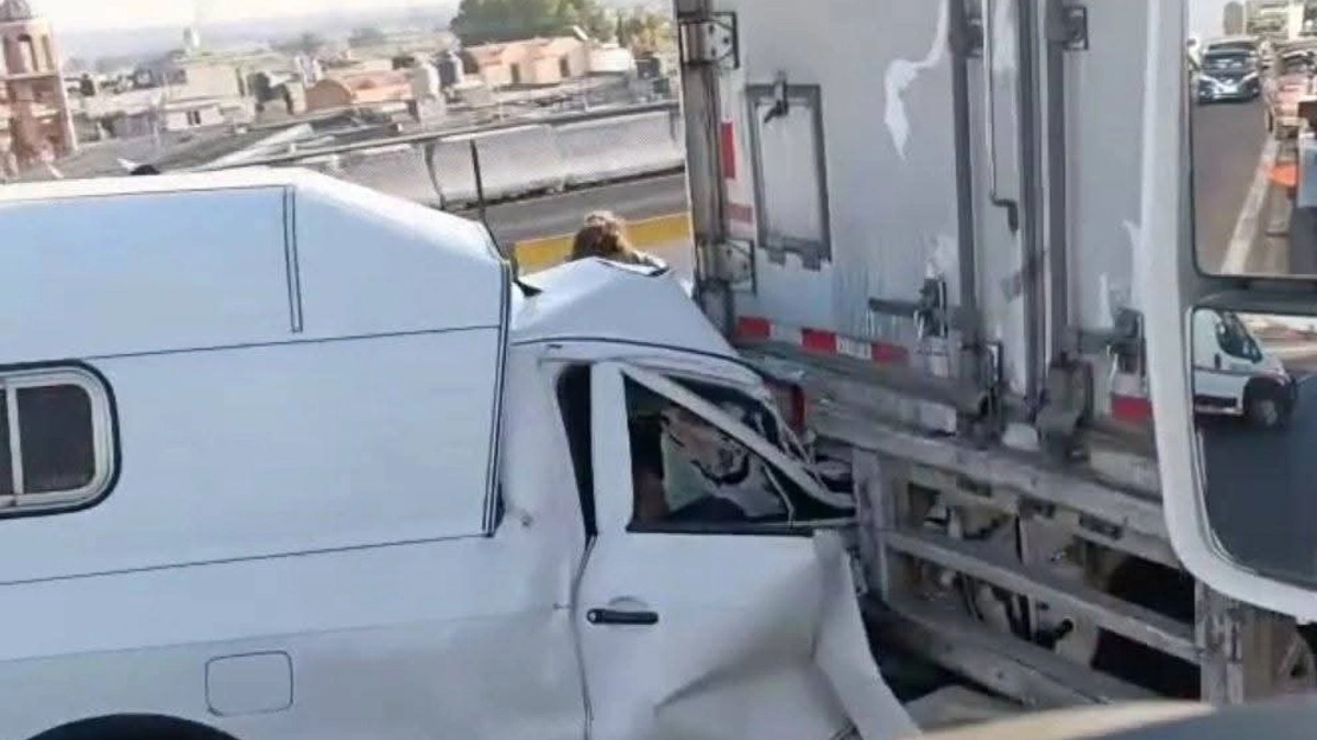 Muere prensado tras aparatoso choque en la Puebla-Orizaba
