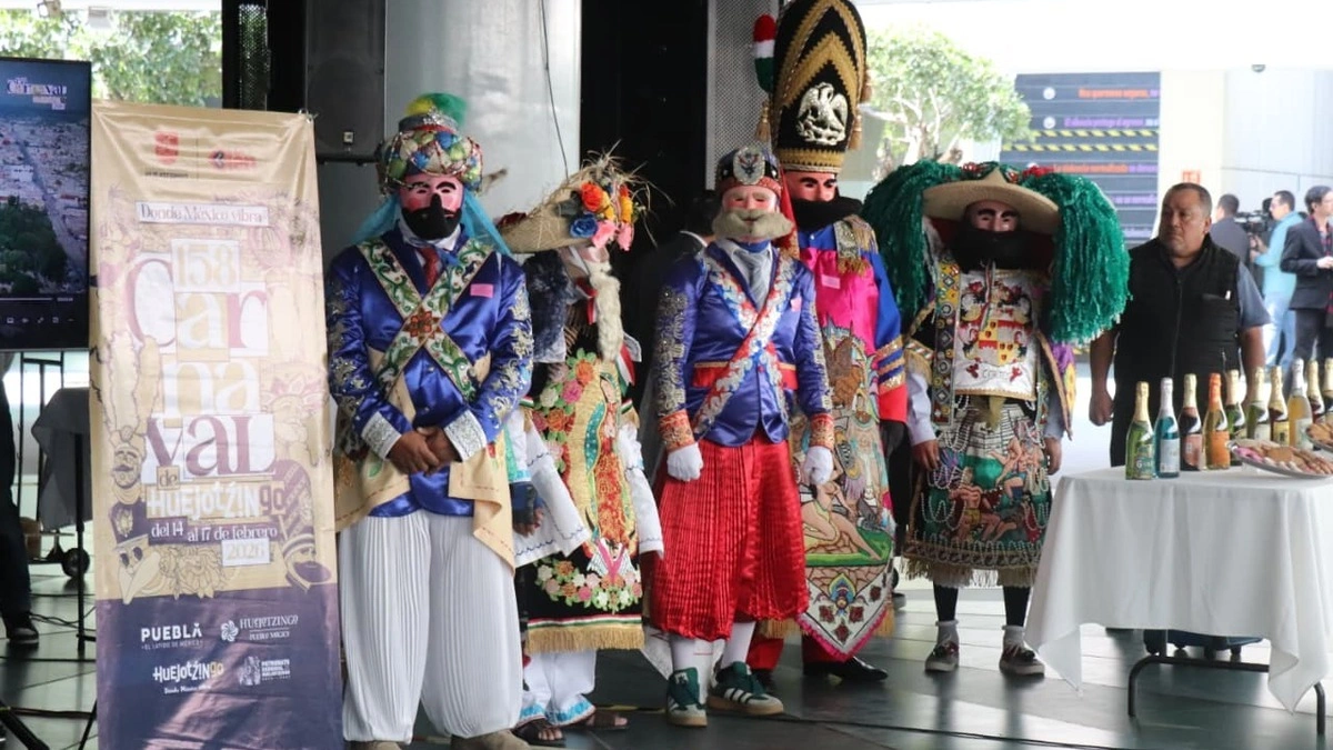 Roberto Solís y Lizeth Sánchéz presentan la edición 158 del Carnaval de Huejotzingo en el Senado