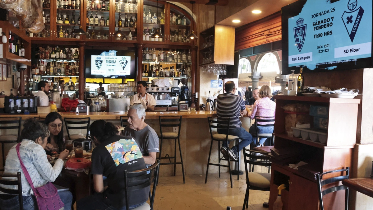 Acusan restauranteros sobrerregulación para vender bebidas alcohólicas en Puebla  