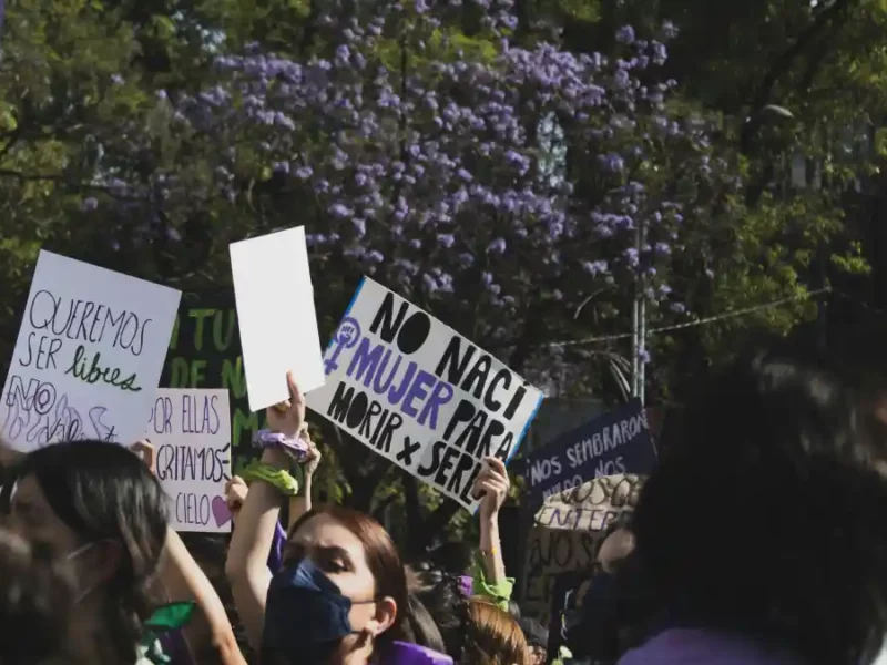 ¿Por qué el 8M es conmemorativo y no festivo?.