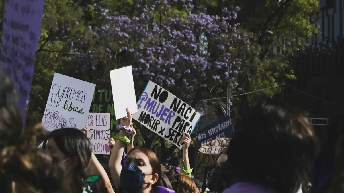¿Por qué el 8M es conmemorativo y no festivo?.