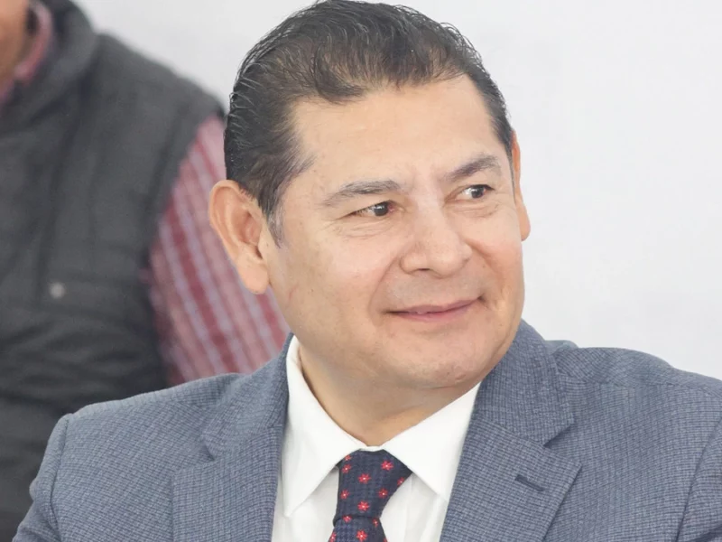 Ediles de Puebla quieren reelegirse sin trabajar, cuestiona Armenta