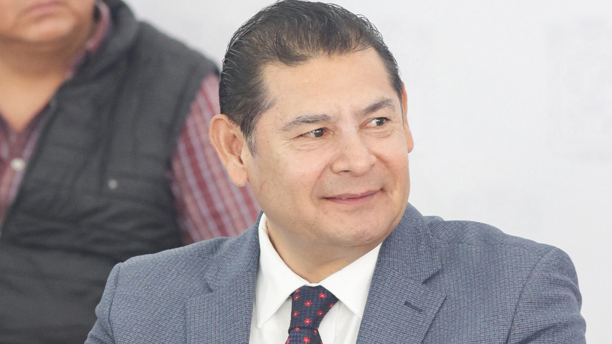Ediles de Puebla quieren reelegirse sin trabajar, cuestiona Armenta