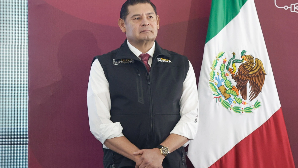 Anuncia Armenta gira de trabajo por las 31 microrregiones; empezará en Tehuacán