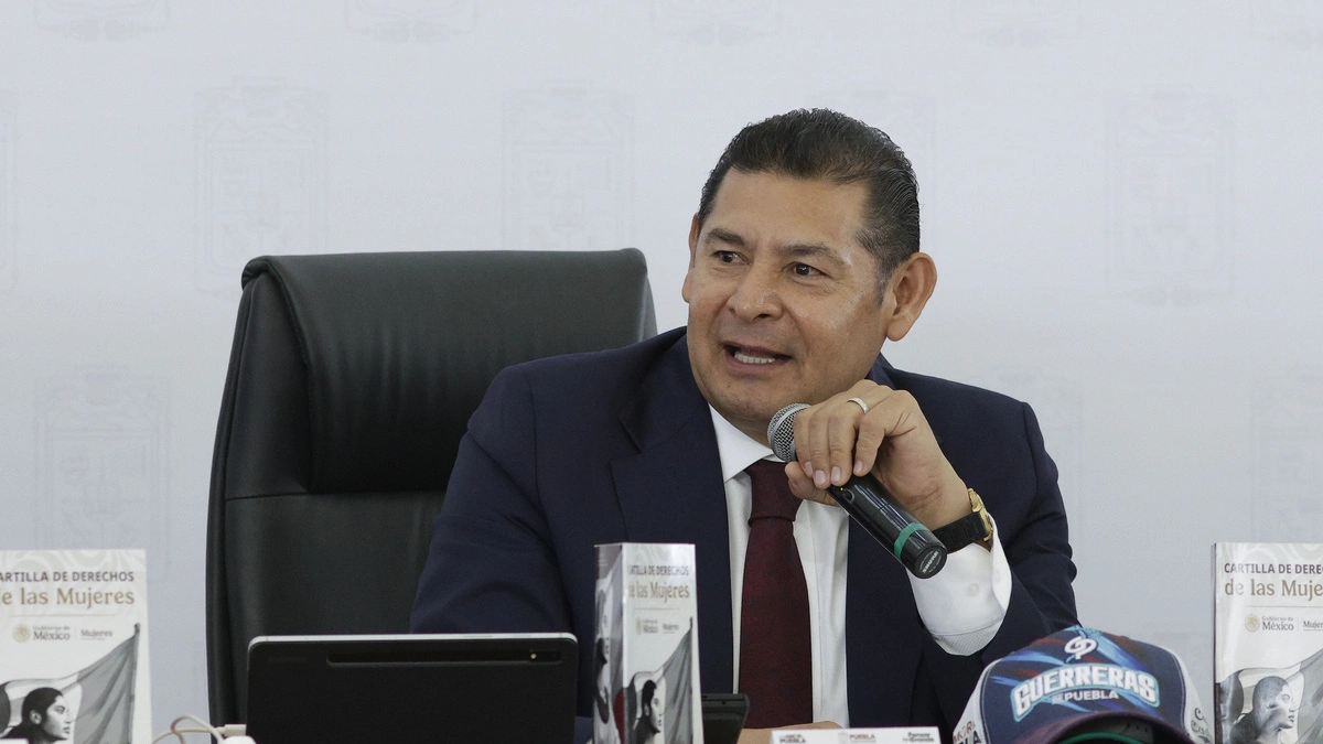“No sustituyan cercanía con dinero”, pide Armenta a padres por los juniors que se estrellaron en Lomas 