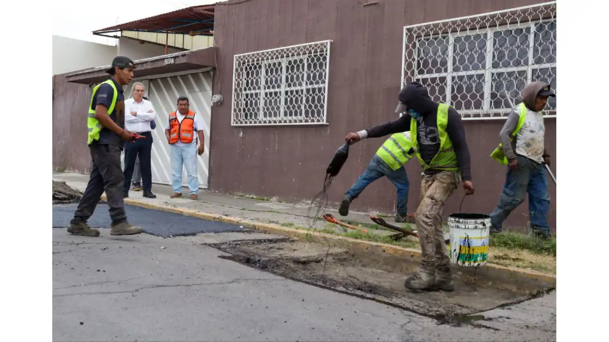 Avanza Gobierno de Pepe Chedraui con la Campaña Capitalina Bacheando Puebla