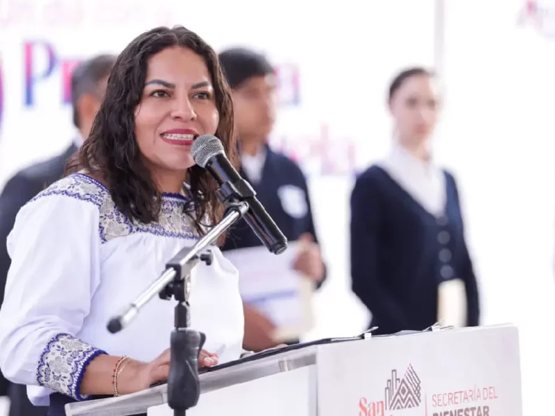 Reconoce Lupita Cuautle a estudiantes de San Andrés Cholula