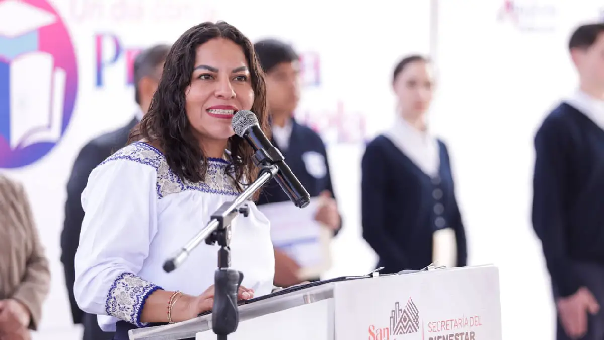 Reconoce Lupita Cuautle a estudiantes de San Andrés Cholula