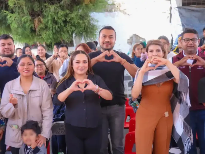 Con respaldo de Ceci Arellano, equipa Shamy Spezia tres CAIC de Huejotzingo; beneficia a 120 alumnos