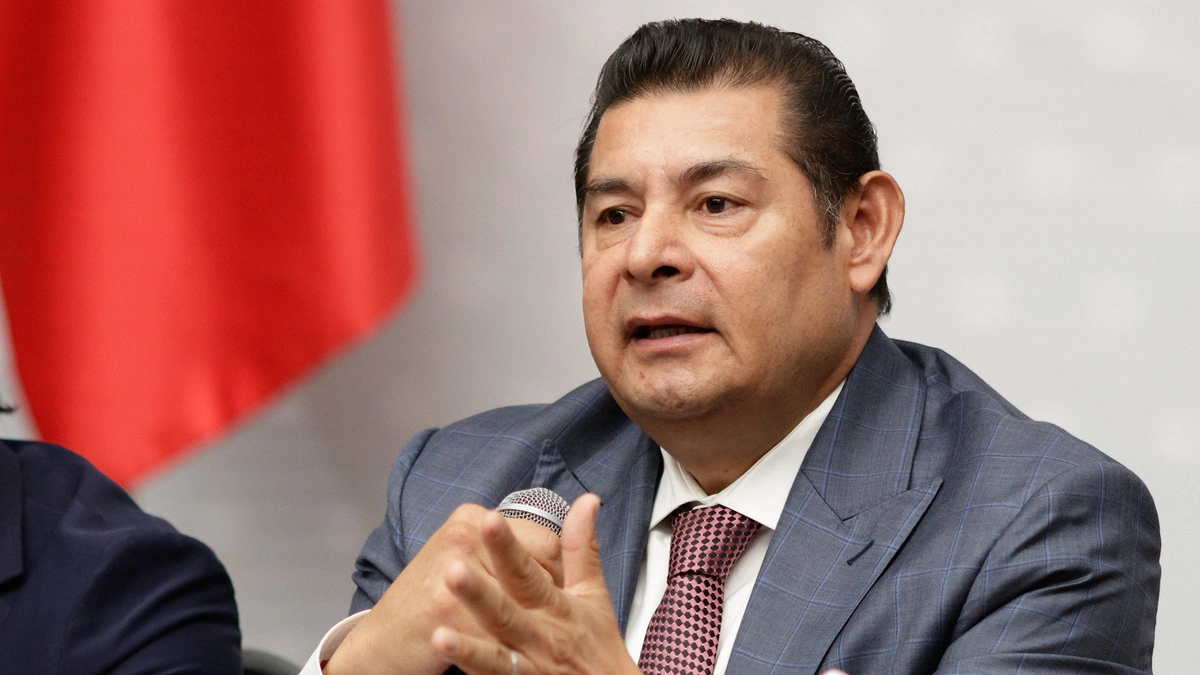 Club Puebla no progresará mientras lo usen como negocio leonino: Armenta 
