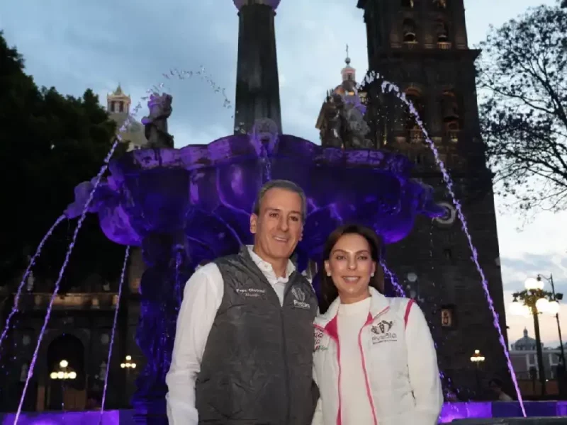 Impulsa Pepe Chedraui Mujeres que Brillan con iluminación violeta de las fuentes de la ciudad por el Día de la Mujer