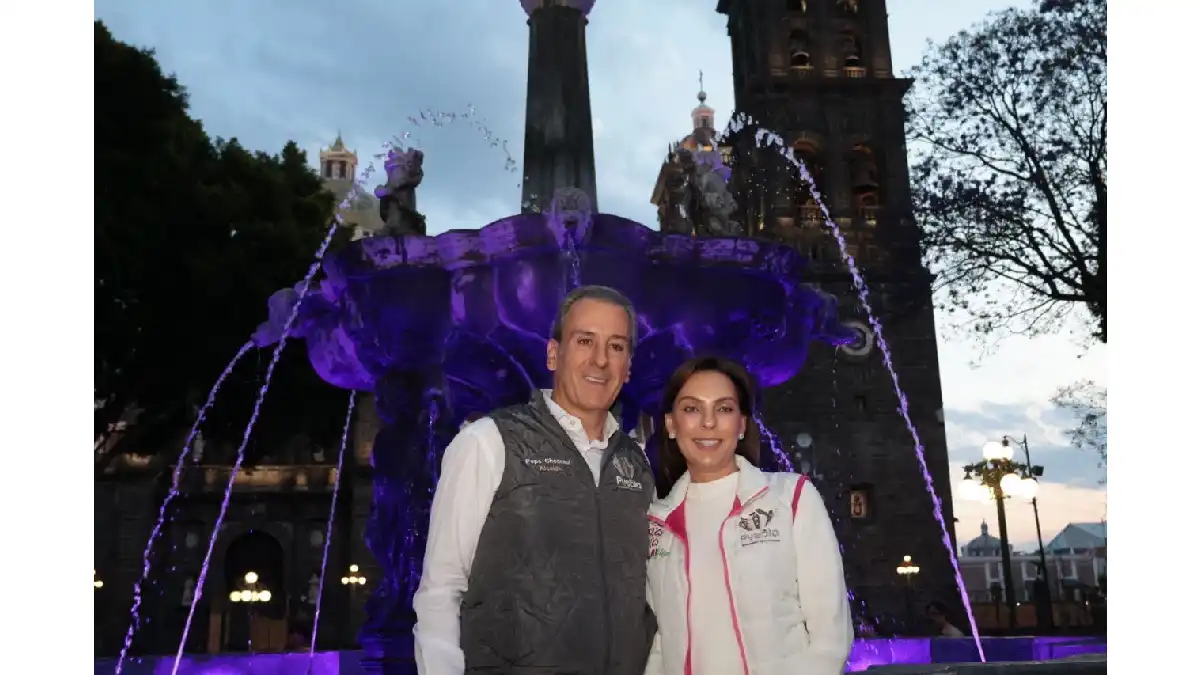 Impulsa Pepe Chedraui Mujeres que Brillan con iluminación violeta de las fuentes de la ciudad por el Día de la Mujer