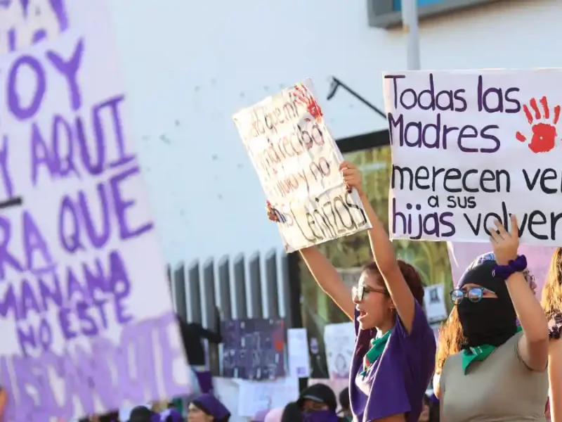 Tres historias de violencia que muestran por qué las mujeres marchan el 8M.