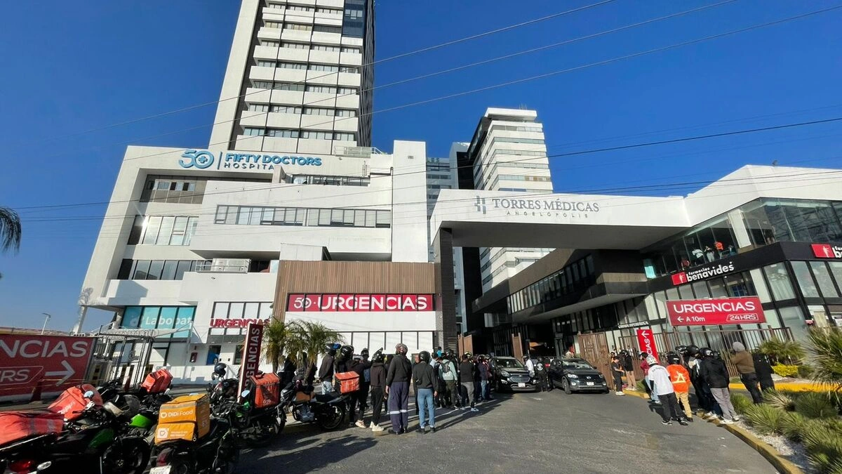 Repartidores se reúnen en el Hospital Mac para linchar a unos roba motos