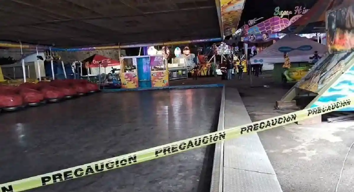 Muere joven al caer de un juego mecánico en el municipio de Huauchinango.