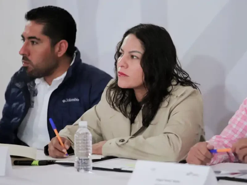 Lupita Cuautle da seguimiento a agenda comunitaria con autoridades auxiliares