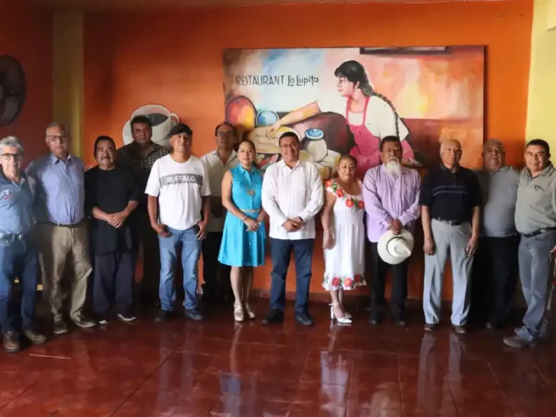 En recorrido por la Mixteca poblana, el diputado Pável Gaspar Ramírez sostuvo una reunión de trabajo con  integrantes de la CANACO de Izúcar de Matamoros