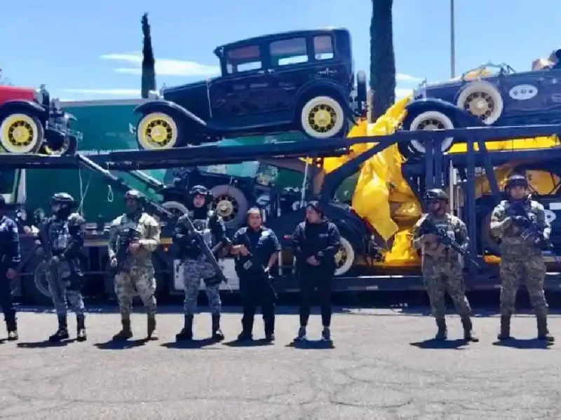Recuperan en Tecamachalco la flotilla de autos clásicos Ford robados en la Puebla-Orizaba.