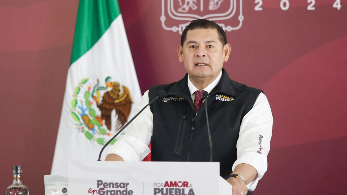 TV Azteca usa bots para atacar proyecto del Cablebús de Puebla: Armenta