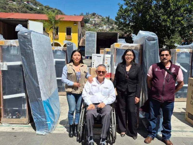 Familias de la Sierra Norte de Puebla reciben apoyos federales por la tormenta Jerry