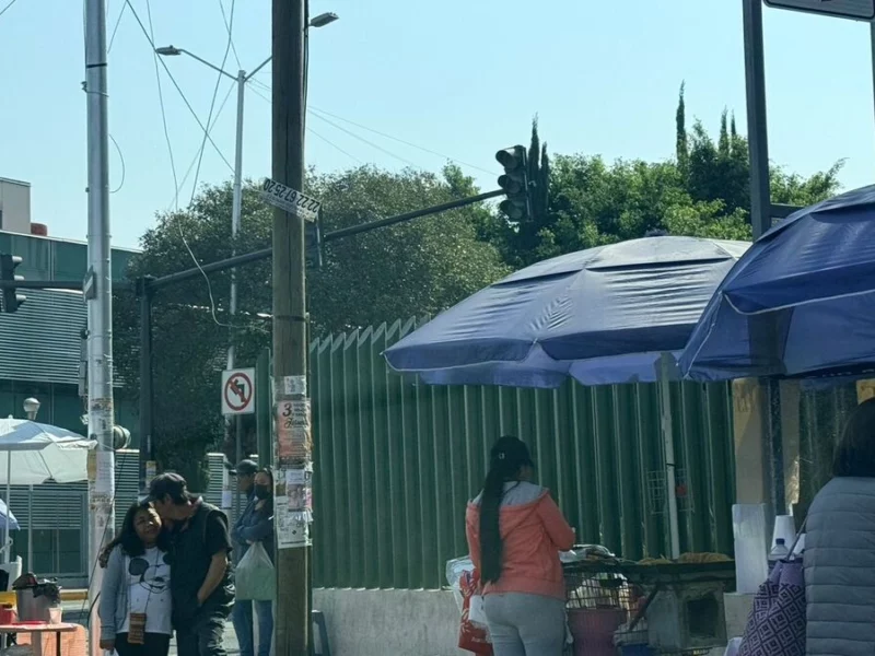 Ambulantes invaden la zona del Hospital Carmen Serdán, antes San Alejandro