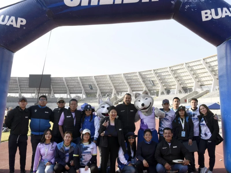 Realiza BUAP Carrera de la Mujer Universitaria