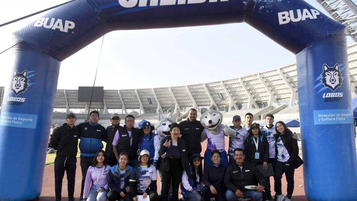 Realiza BUAP Carrera de la Mujer Universitaria