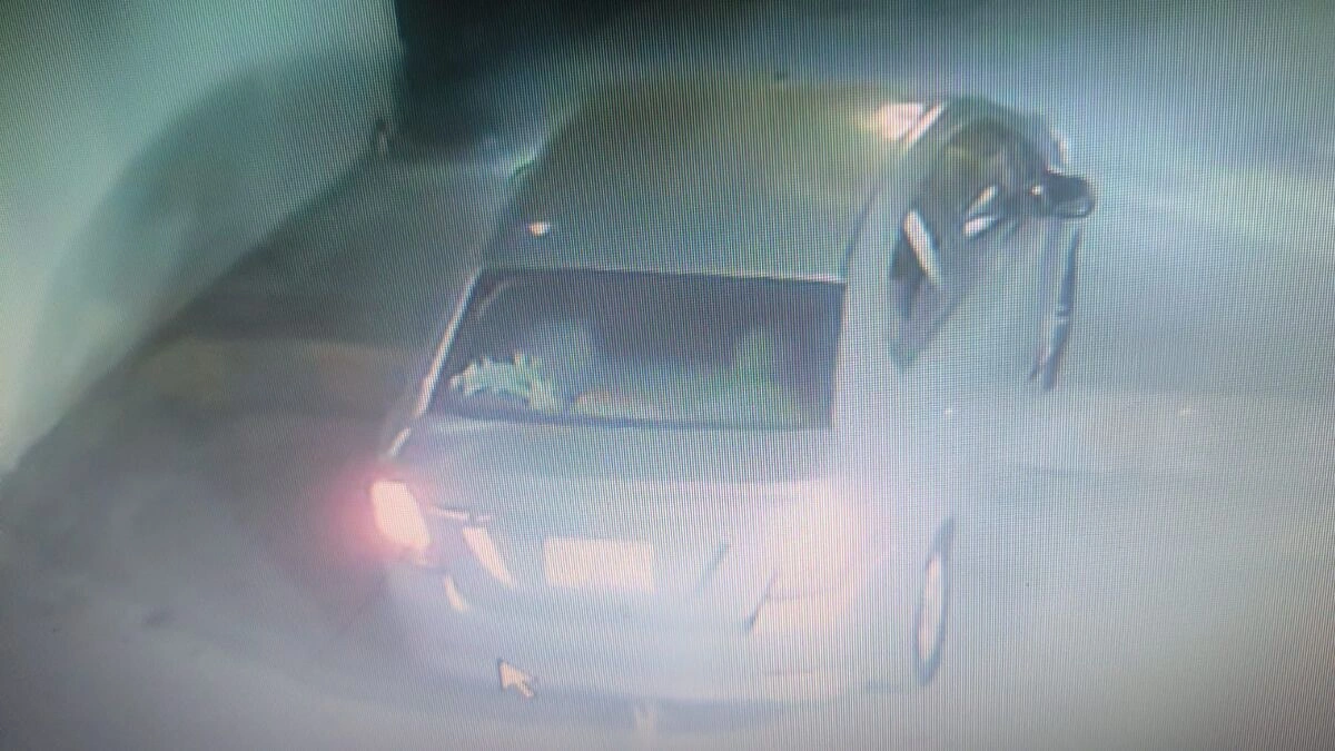 Cuerpo emplayado de Naciones Unidas fue abandonado por un auto color gris  