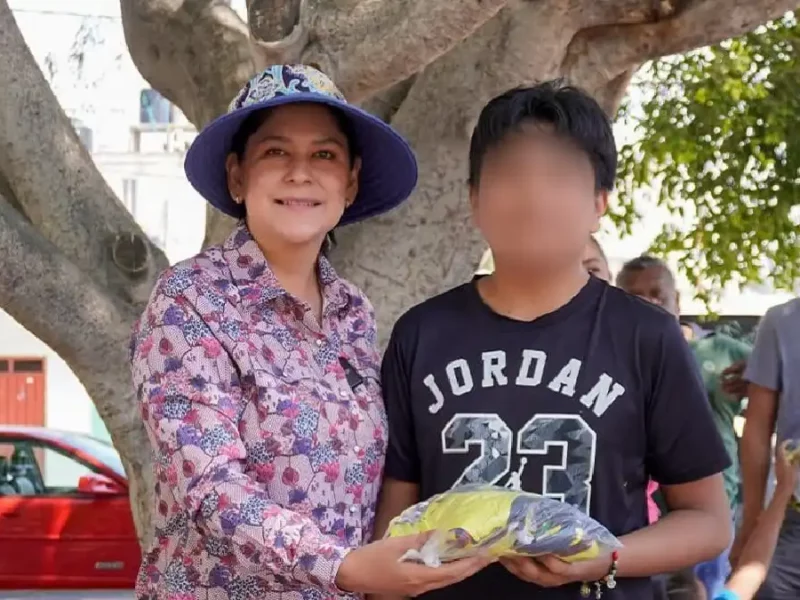 Diputada Ana Tepole impulsa el deporte y respalda a la niñez de Tehuacán con entrega de uniformes